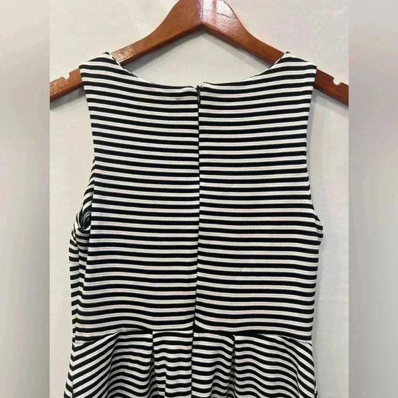 Mary McFadden Black and White Striped Dress - Size Small - Picture 10 of 12